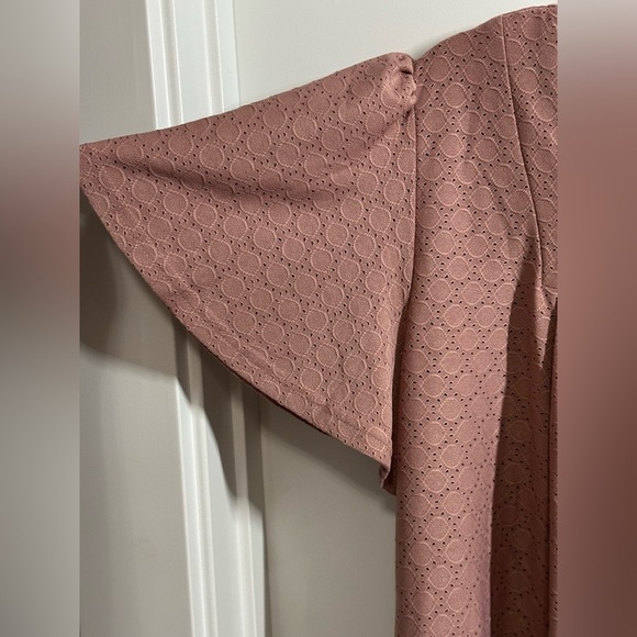 🌟Like New🌟 Women's Short Sleeve Blouse- Size XXL - Picture 6 of 8